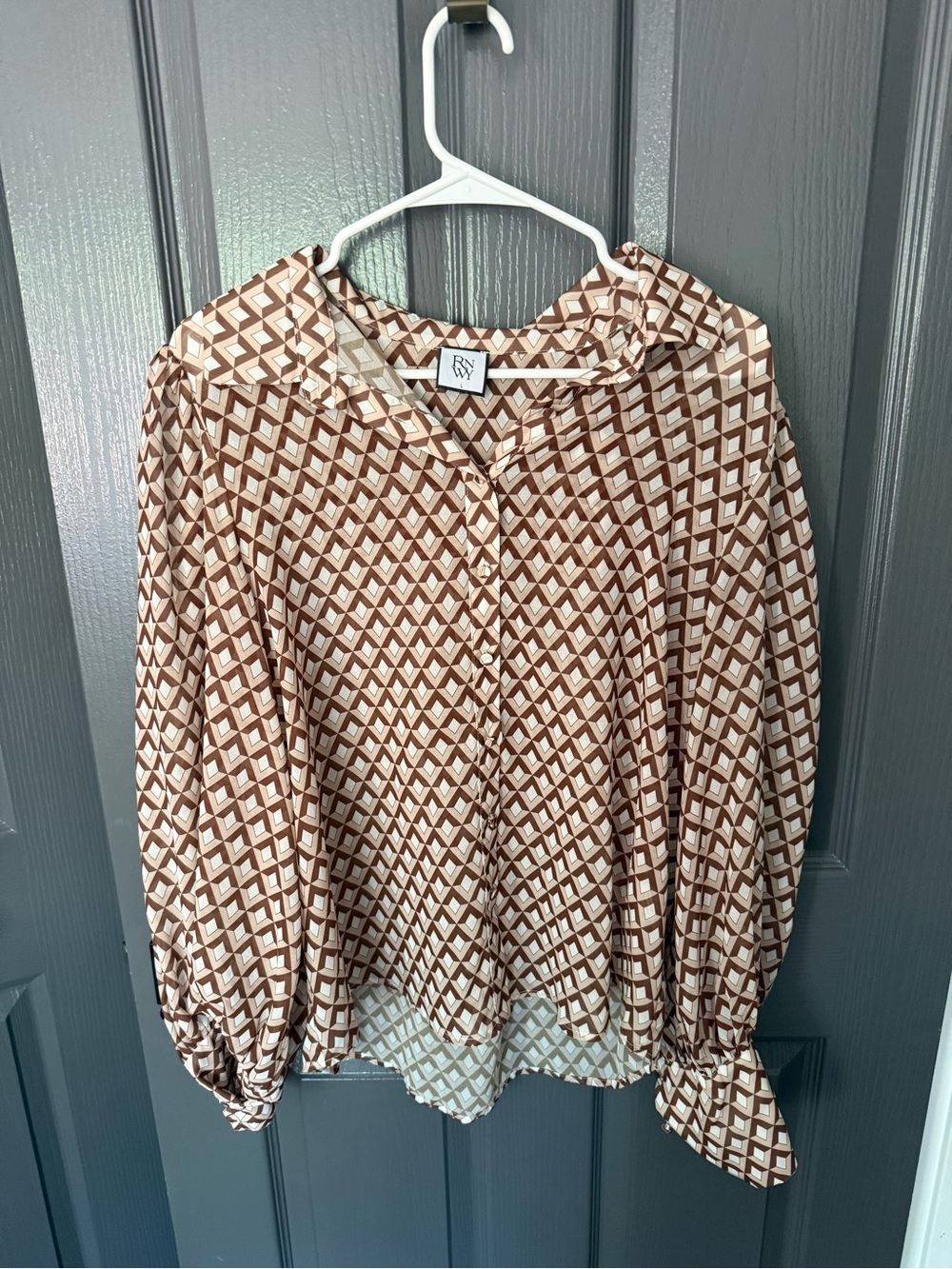 RW&CO. Brown Geometric Button-Front Blouse